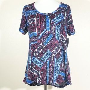 NWT LuLaRoe Goemetric Classic T